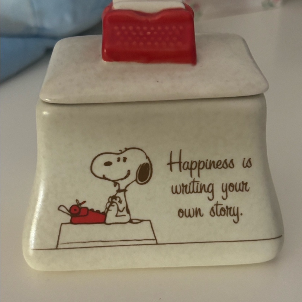RARE NEW WITHOUT BOX Hallmarks PEANUTS Snoopy Typewriter Ceramic Trinket Box